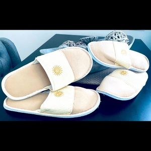 Close-Toe Hotel Collection Spa Slippers 2-pack